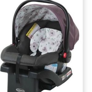 SnugRide Click Connect 30 Infant Car Seat with extra car seat base